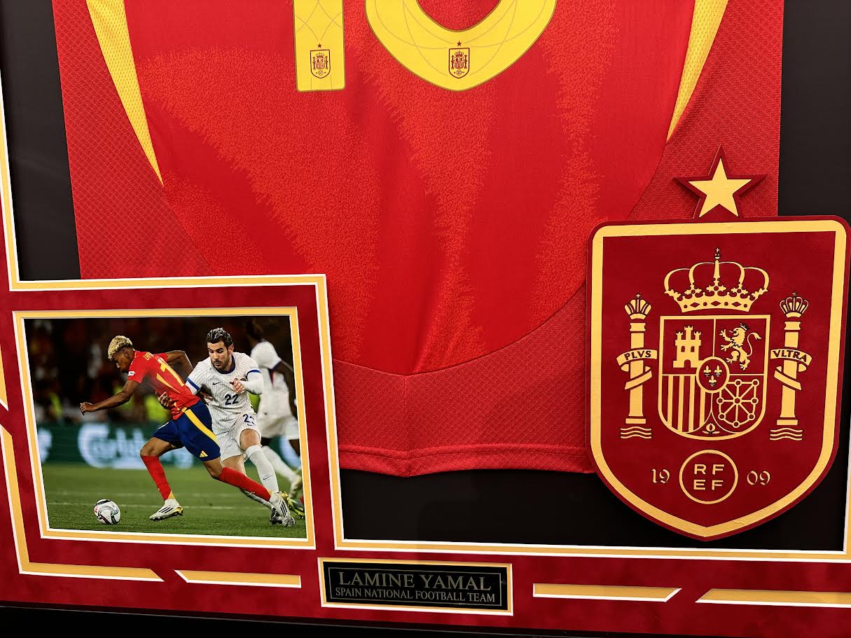 Lamine Yamal Autographed Hand Signed Custom Framed Spain Jersey - Beckett COA