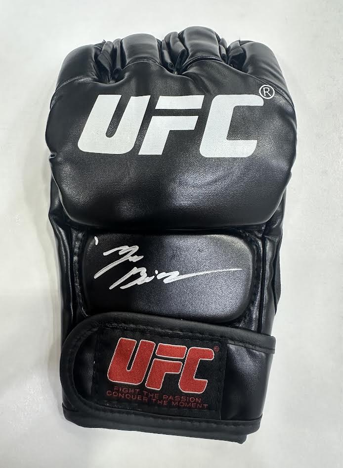 Jan Blachowicz Autographed Hand Signed UFC Glove - Beckett COA