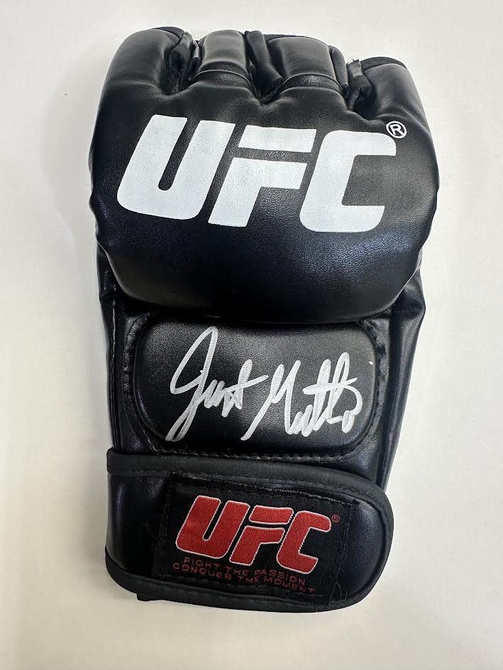 Justin Gaethje Autographed Hand Signed UFC Glove - Beckett COA