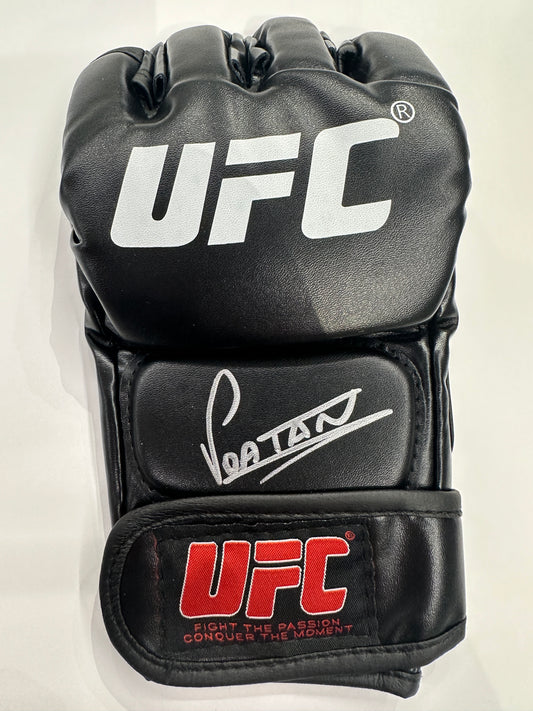 Alex Pereira Autographed Hand Signed UFC Glove - Beckett COA