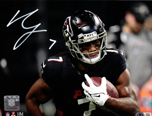 Bijan Robinson Autographed Hand Signed 8x10 Atlanta Falcons Photo - Beckett COA