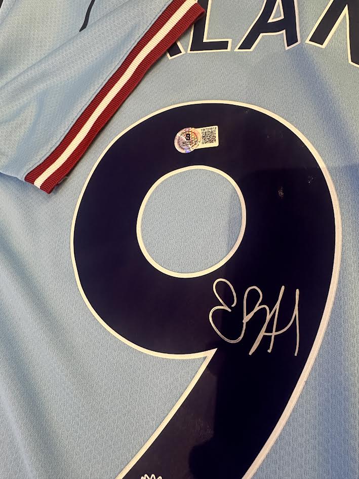 Erling Haaland Autographed Hand Signed Manchester City Jersey - Beckett COA