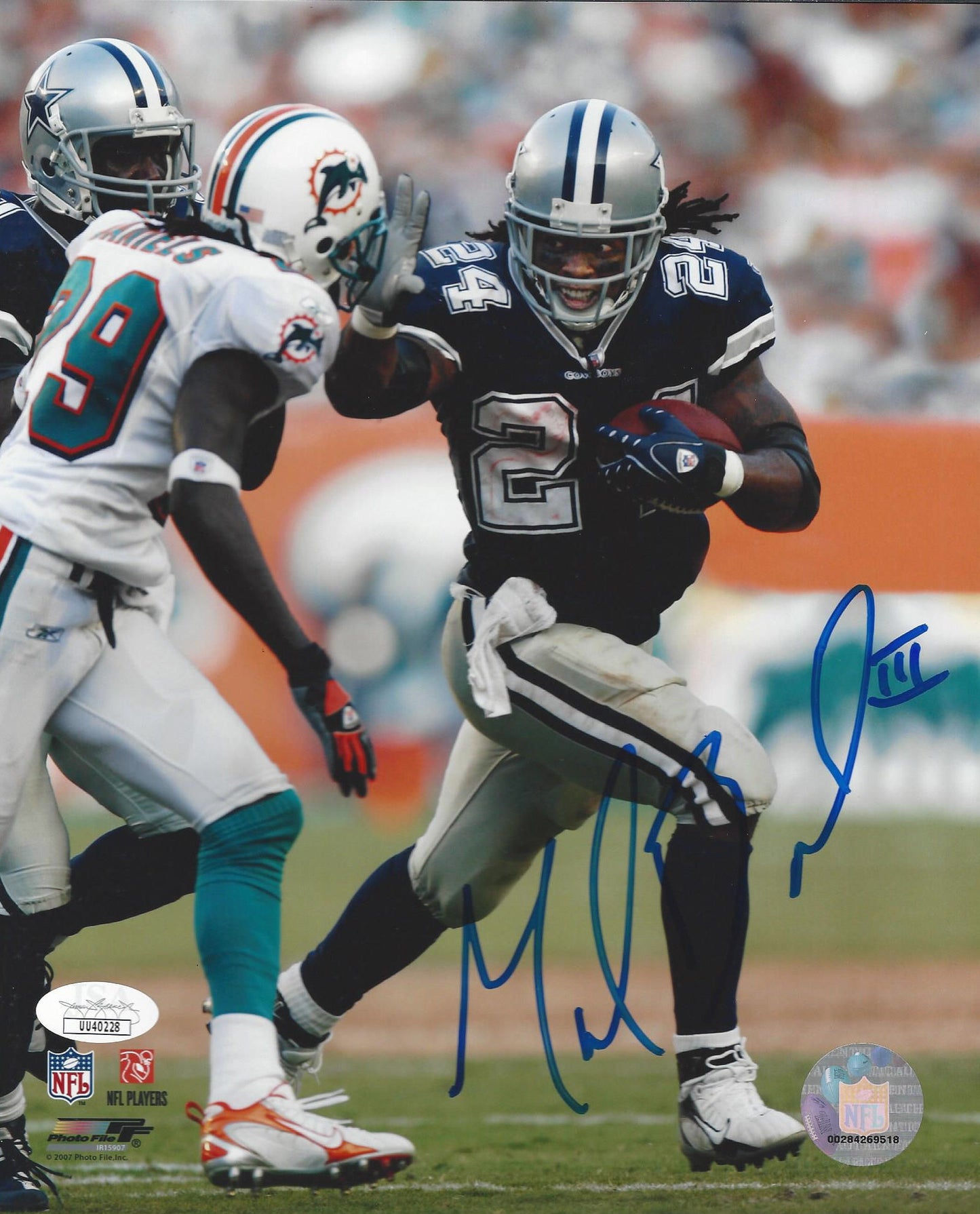 Marion Barber Autographed Hand Signed Vertical 8x10 Cowboys Photo - JSA COA