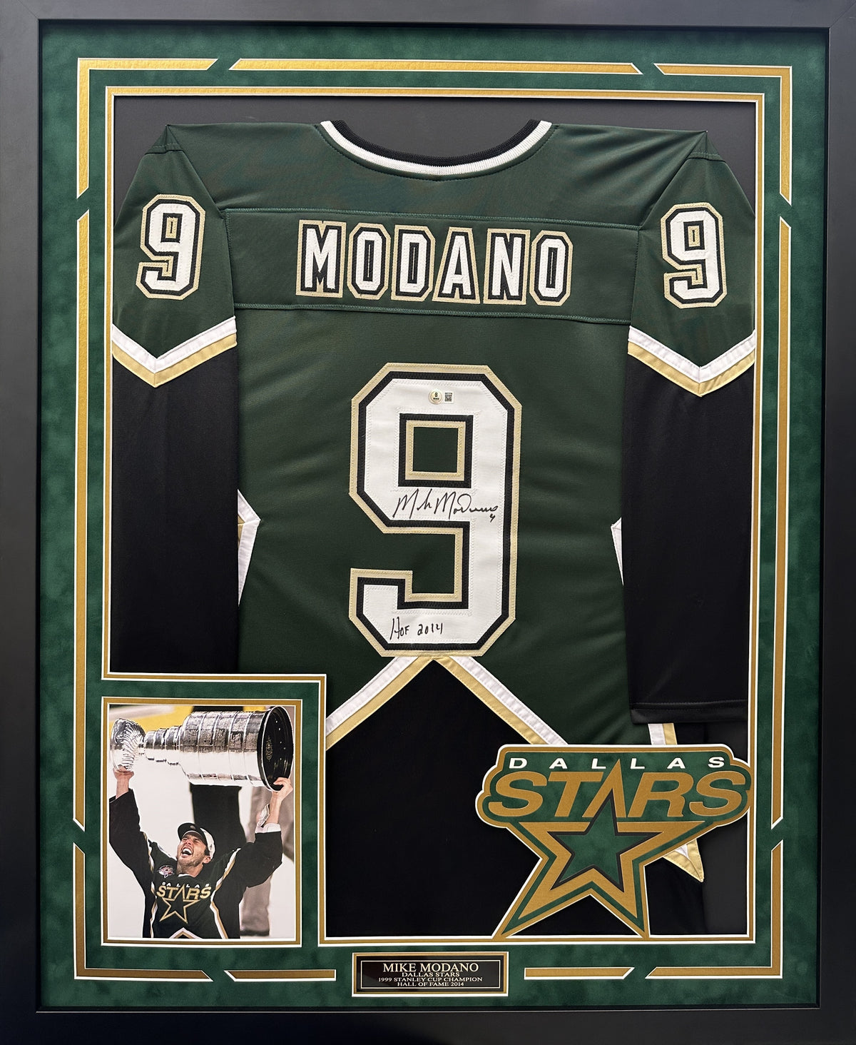 Mike Modano Autographed Hand Signed Custom Framed Dallas Stars Jersey - Beckett COA