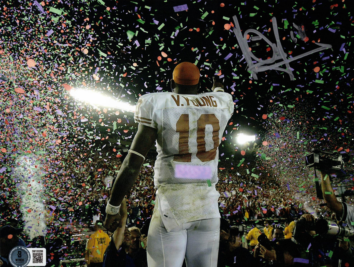 Vince Young Autographed Hand Signed 8x10 Texas Longhorns Photo - Beckett COA