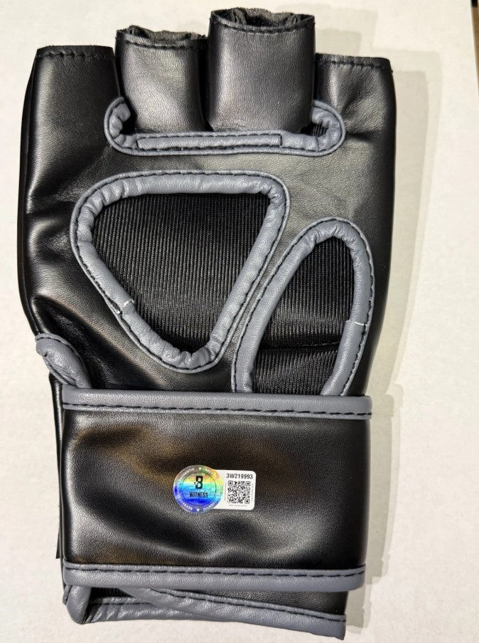 Alex Pereira Autographed Hand Signed UFC Glove - Beckett COA