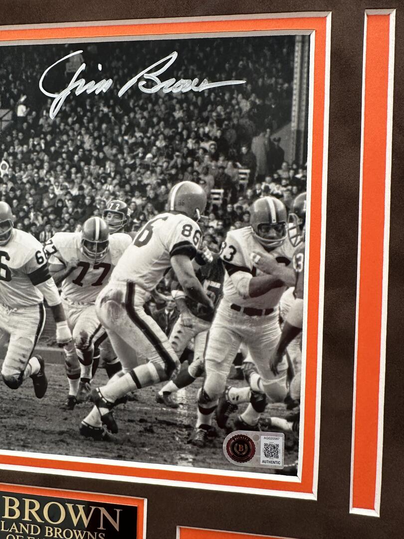 Jim Brown Autographed Hand Signed Custom Framed 8x10 Cleveland Browns Photo - Beckett COA