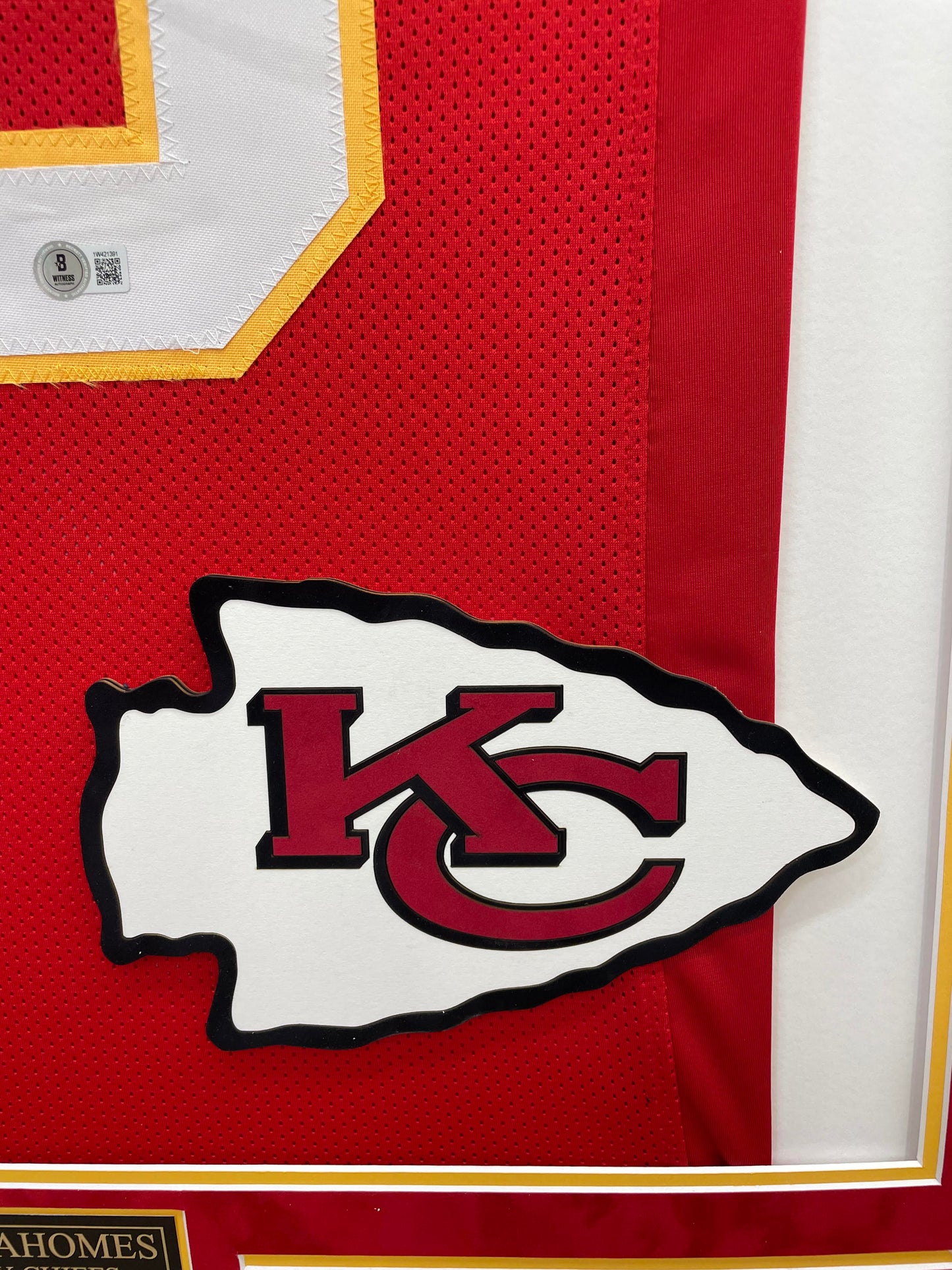 Patrick Mahomes Autographed Hand Signed Custom Framed Kansas City Chiefs Jersey - Beckett COA